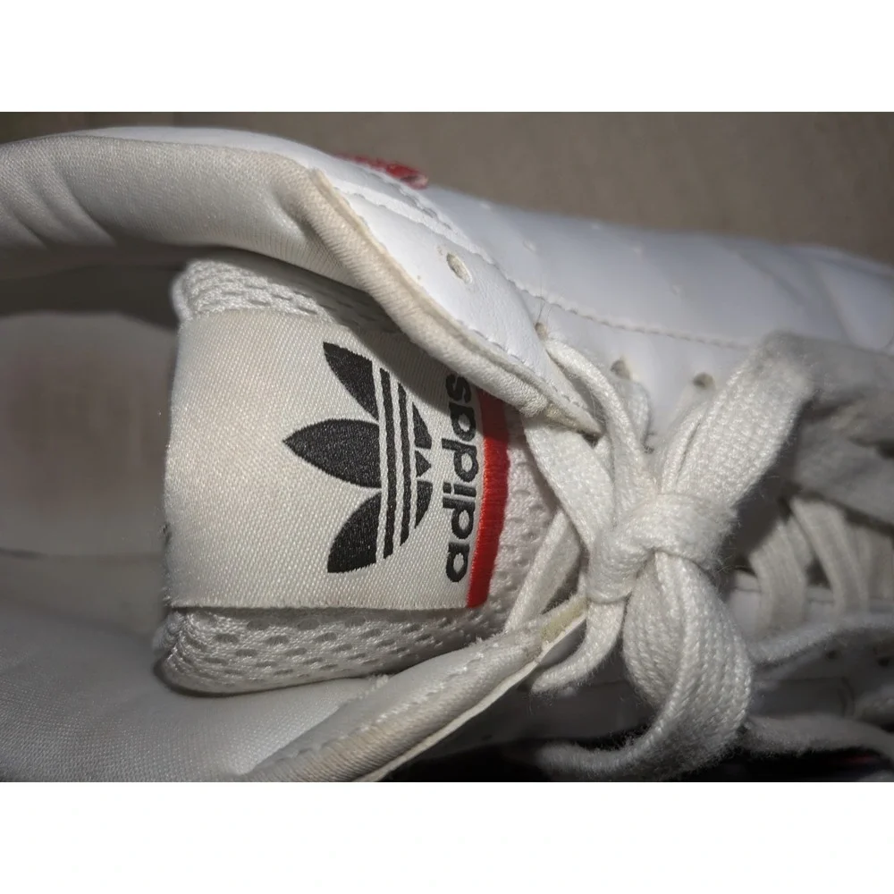 adidas Court Tourino Low Top Lace-Up Athletic Athleisure Sneakers White/Red